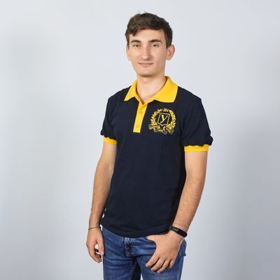 Polo with an embroidered emblem of the University