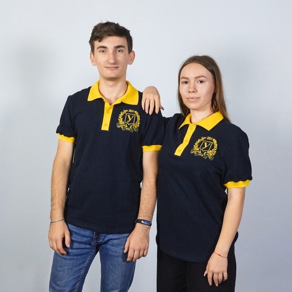 Polo with an embroidered emblem of the University